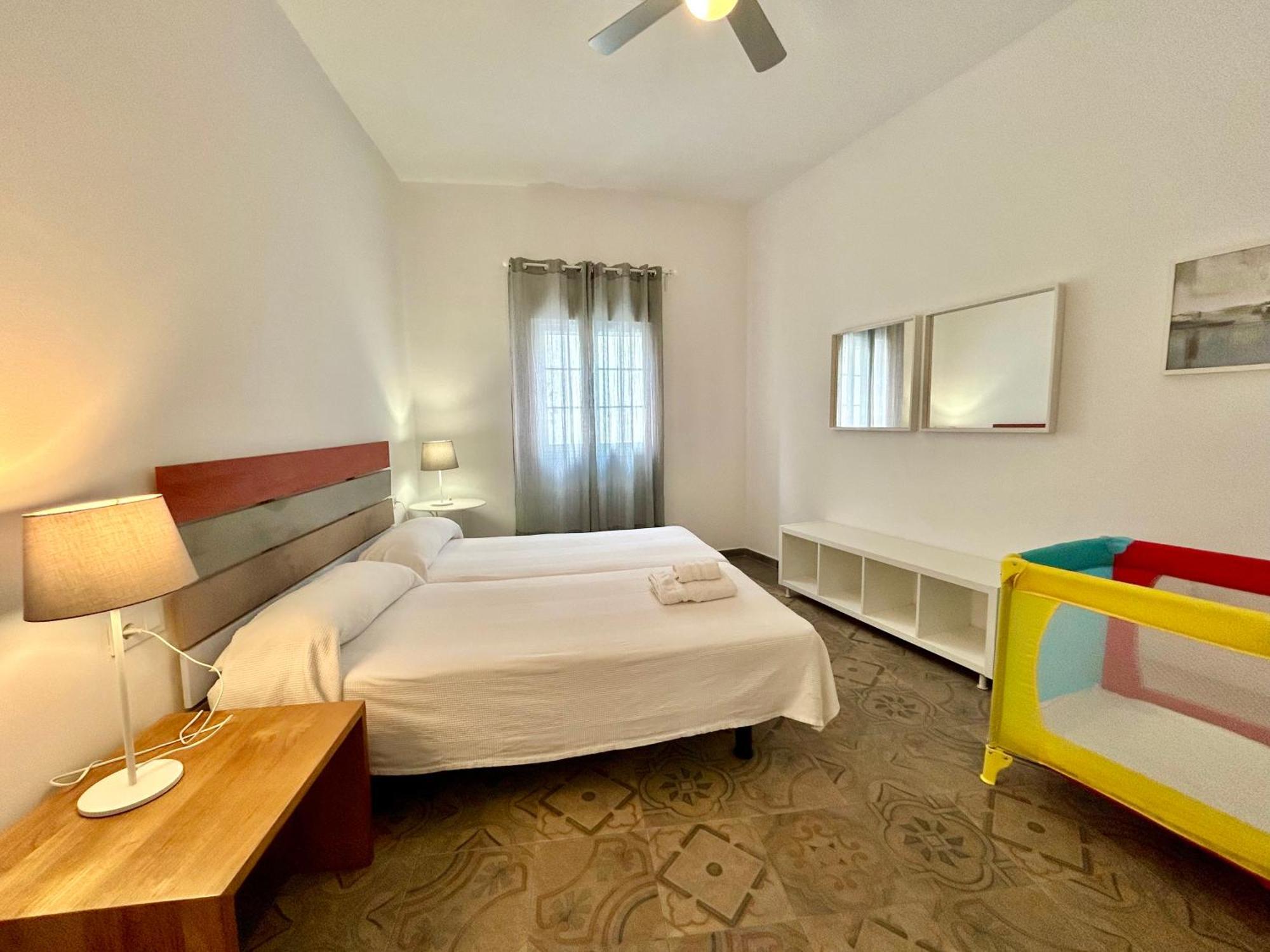 Acogedor Apt 8Pax 4Bdr 2Bth - Cozyhomesevilla1 מראה חיצוני תמונה